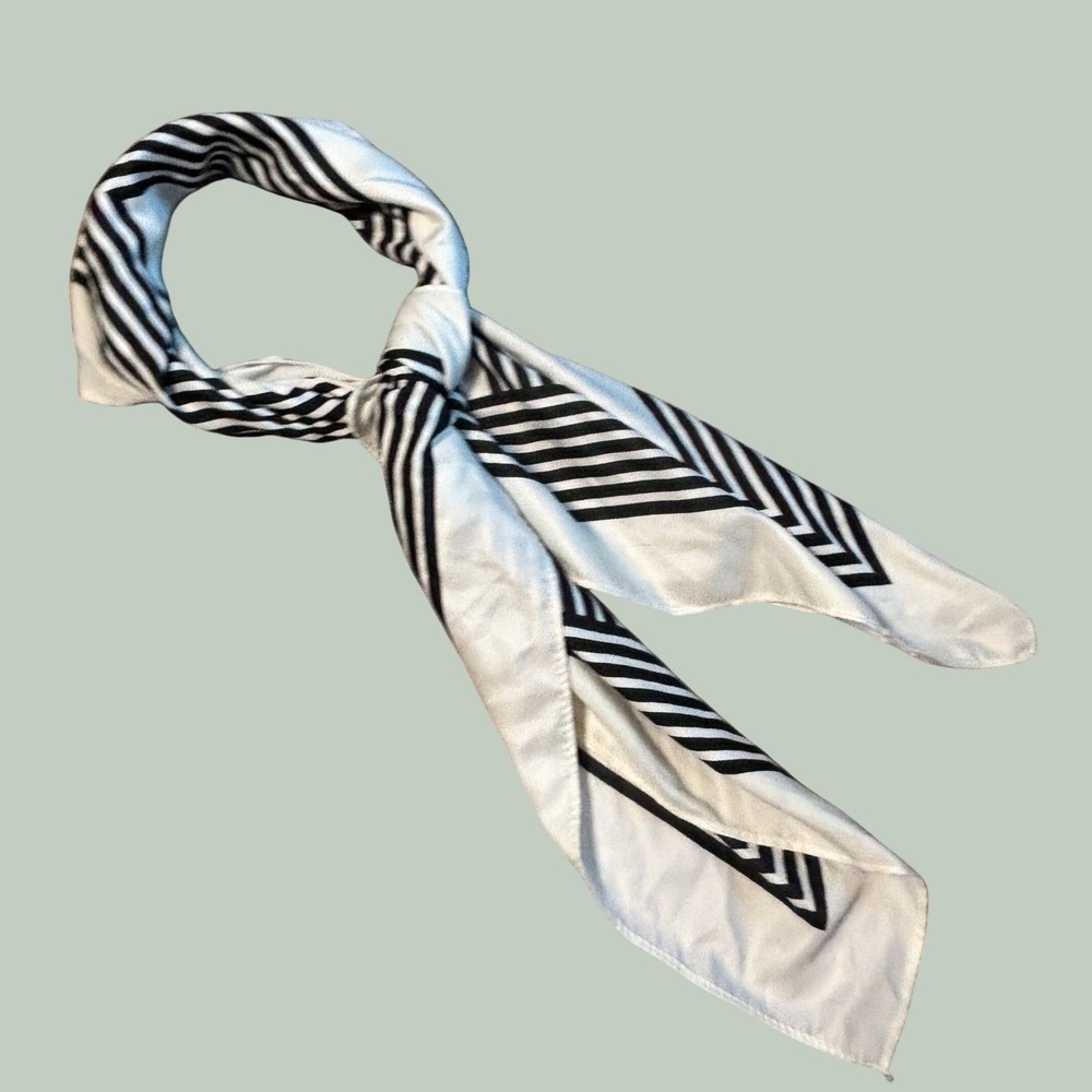 Womens Square Scarf OS Wht Blk Silky Geometric Mod Print Neckerchief Artsy Chic